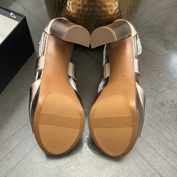 Naturalizer | Warm Silver Metallic Mae Leather Sandal - (WIDE) - Picture 3 of 13